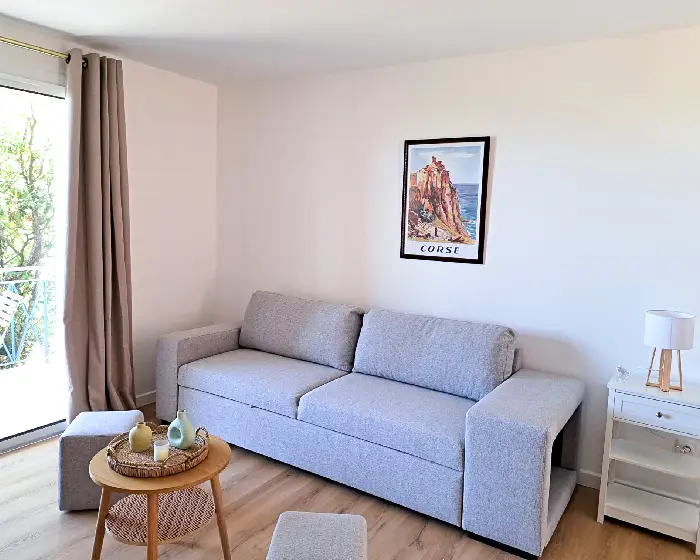 APPARTEMENT LIBECCIU STUDIO : Salon vue mer